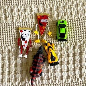 Amazon Pizza Characters and Cars Playset - Red, Yellow, Green